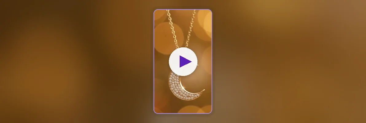 상품 쇼츠 영상 미리보기 — 재생 버튼 오버레이가 있는 골드 초승달 목걸이 9:16 영상 프레임